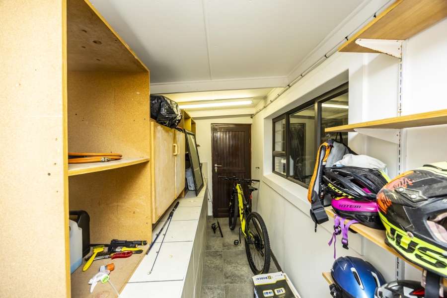 5 Bedroom Property for Sale in Beacon Bay Eastern Cape